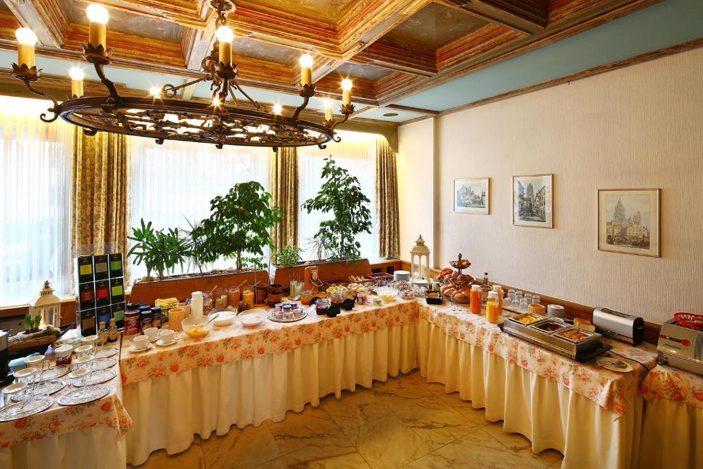 Hotel Kaiserpfalz Paderborn Ngoại thất bức ảnh