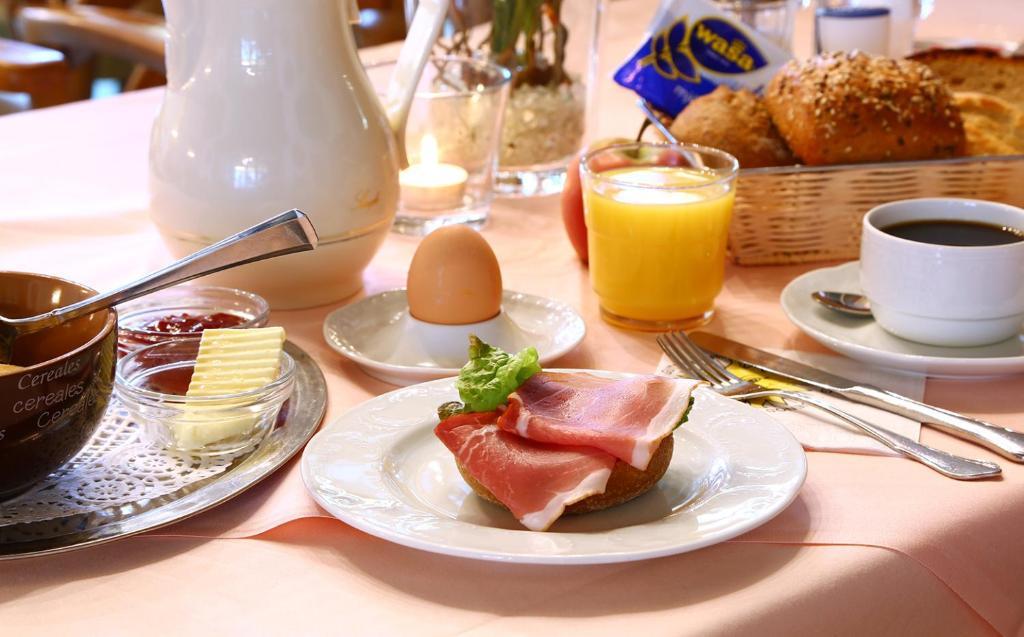 Hotel Kaiserpfalz Paderborn Ngoại thất bức ảnh